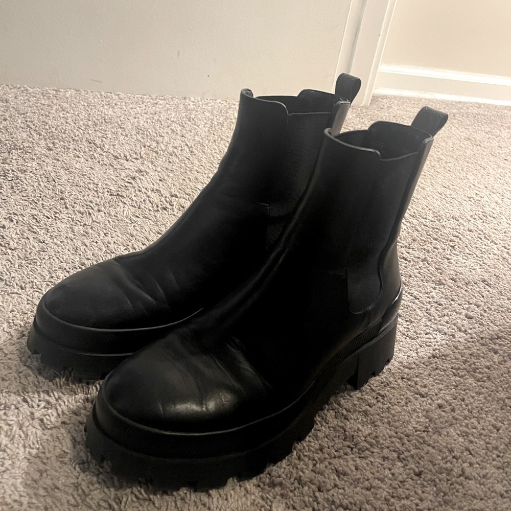 Women's Rowan Pull-On Ankle Chelsea Booties